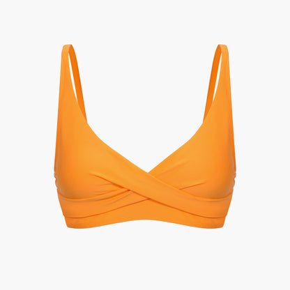 Twist bikini with shaping bikini bottoms